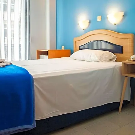 Argo Hotel *